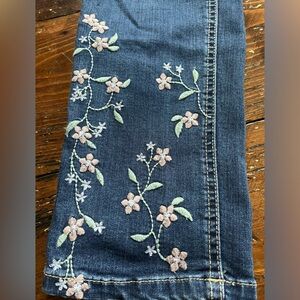 Westport jeans with flower embroidery on the ankles